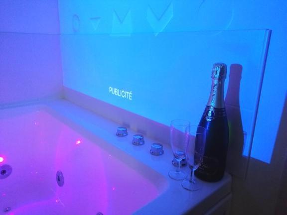 Apartment Le 2005 Double Balneo, Lit Queen Size, Soiree Romantique
